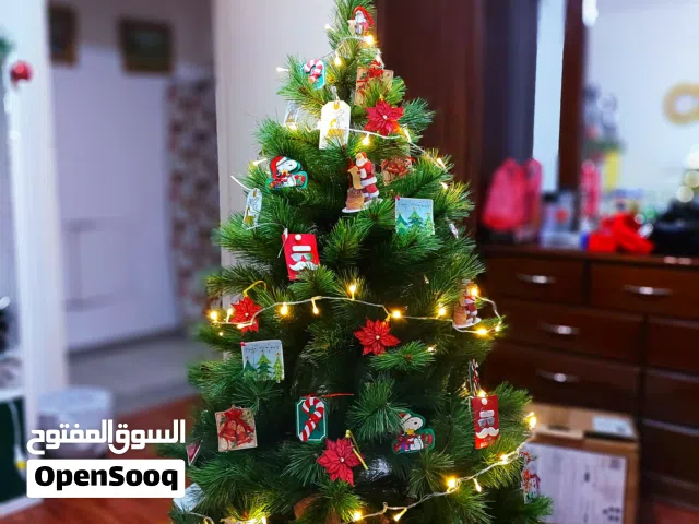 شجرة كريسماس اصلي اسباني مع إضاءة وزينة هدية150cm christmas artificial tree with free accessories
