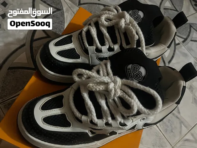 كوتشي lv skate