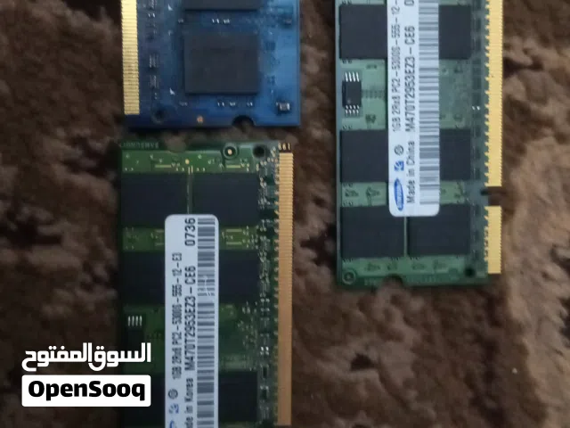 3رامات DdR2  وحدة 0.5GB واثنين 1GB للبيع  لابتوب acer 2008