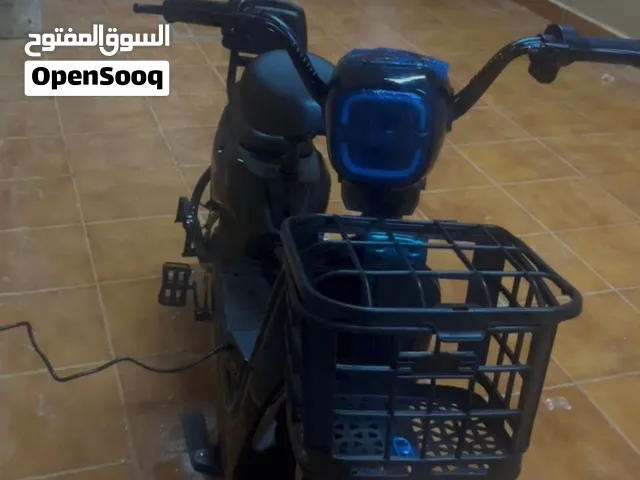 سكوتر للبيع شبه جديده السعر 80