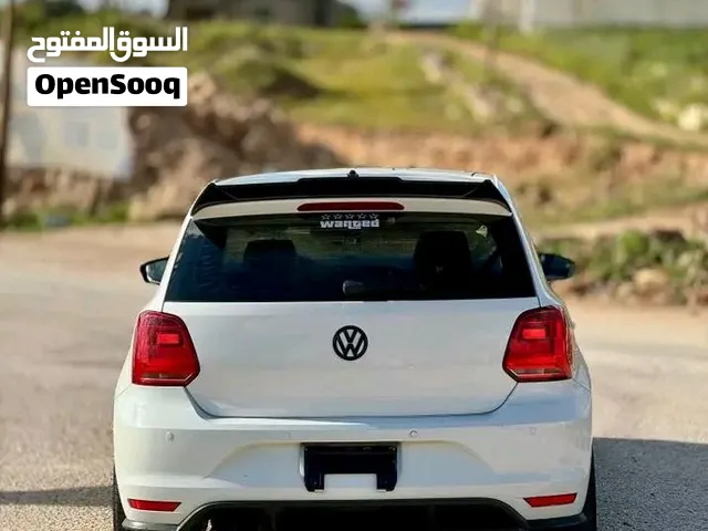 بولو لون أبيض سقف أسود تعديل جي تي أي
