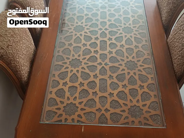 طاولة سفرة خشب مزخرفة