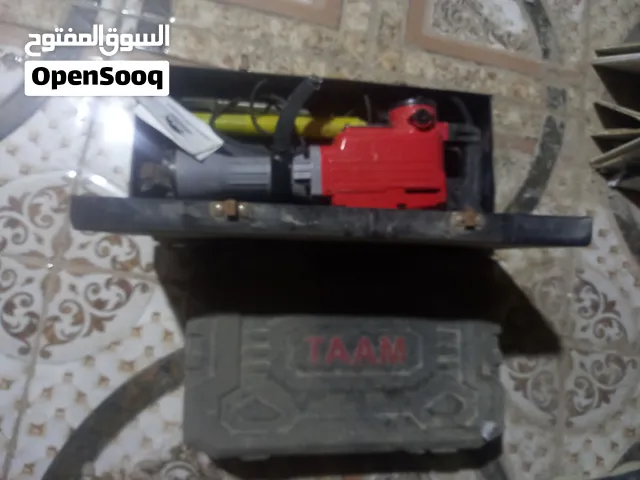 سلام عليكم جك همر الأول واحد صغير واحد كبير لل بيع استخدم قليل سعر 350 اثنينهم وانا خادم لل جميع