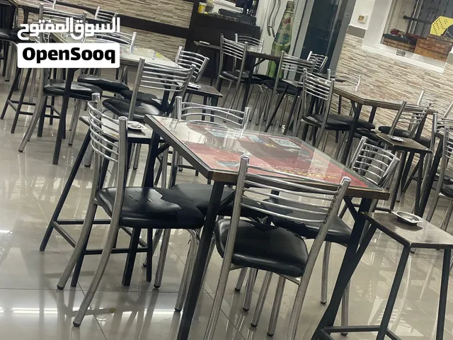 عدت مقهى كامله للبيع بسعر مغري