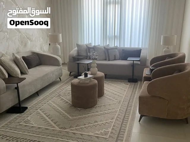 طقم كراسي يتسع ل 10اشخاص بسعر 330استخدام 6شهور نظيف جدا ممكن المعاينه قبل الشراء تواصل واتساب فقط