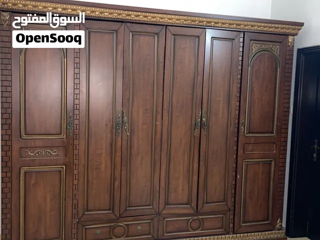 6 door cupboard for sale Hoora Area pick up 40 bd only delivery available on Fee