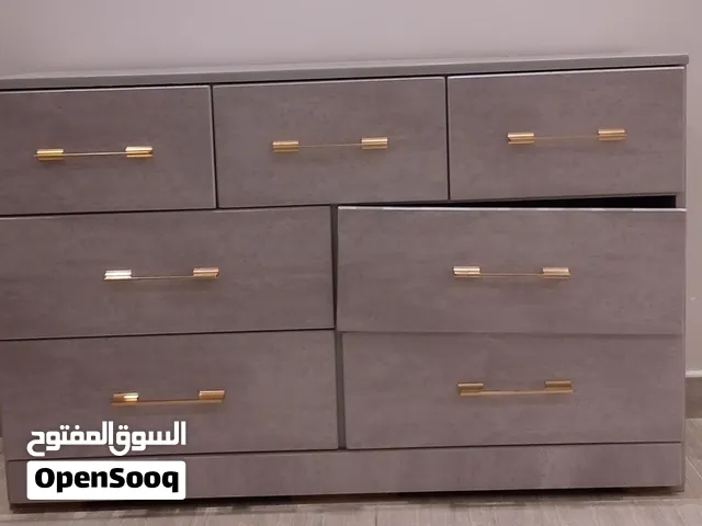 طاولة مستعمله و حالتها جبدة