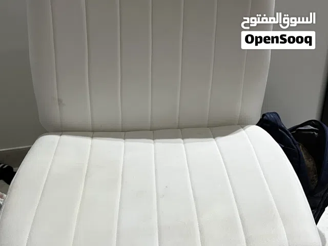 كرسي عملي جدا للعب و العمل و الدراسه