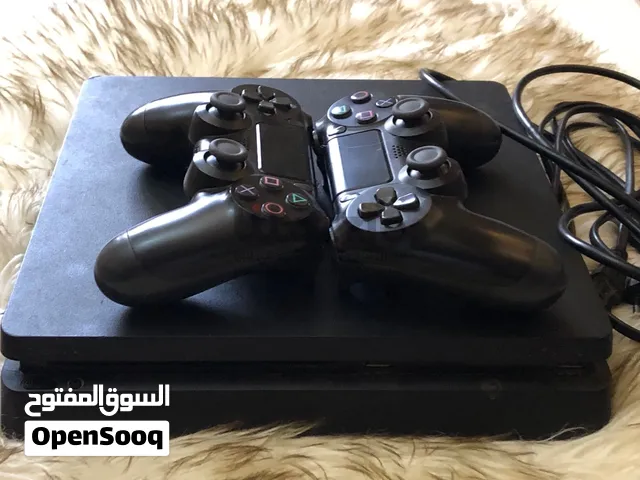 بليستيشن 4 للبيع نظيف ما مفكوكه