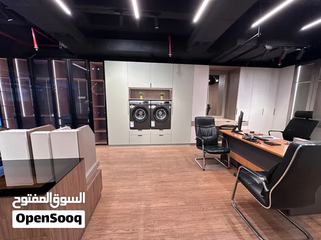 معرض غرف ملابس واكسسوارات للتنازل