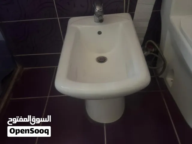 طقم حمام بحالة ممتازة
