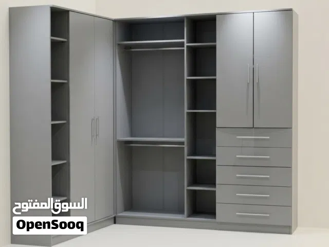 دريسنج وتسريحة للبيع بحالة ممتازة