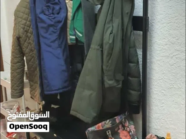 علاقة ملابس من آيكيا للبيع