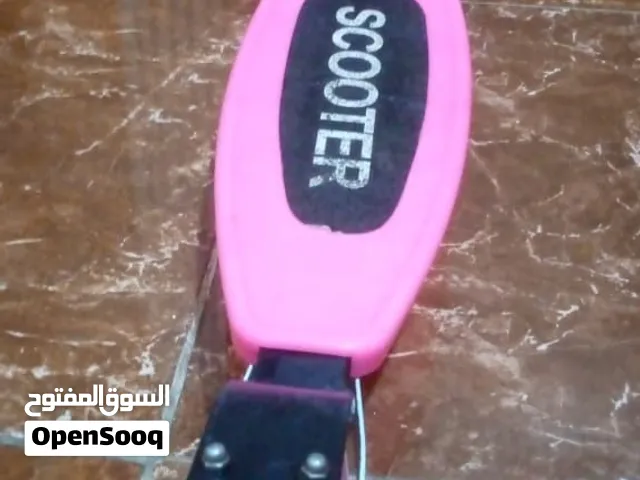 سكوتر اطفال بحالة ممتازة 1200ج قابل للتفاوض