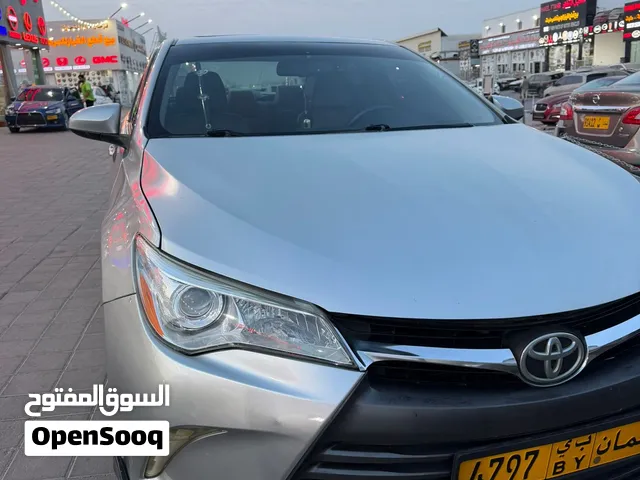 2017 Toyota Camry XLE Sedan with Sunroof and Advanced Features - American Specs, Excellent Condition