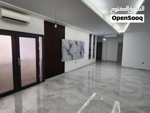 شقه ارضيه تشطيب حديث للايجار بمقسم بن غرسه السياحيه