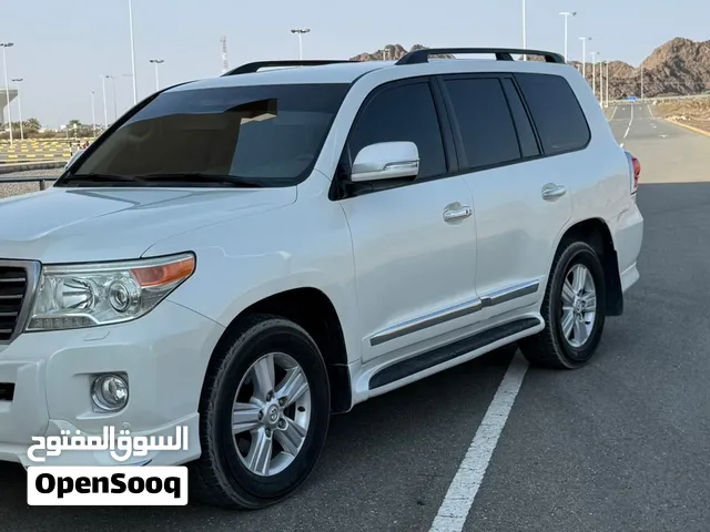 Used Toyota Land Cruiser in Muscat