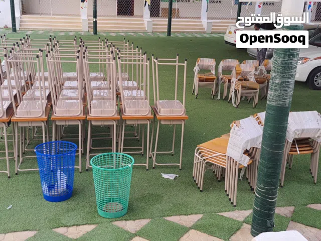 الي جميع المدارس والمعاهد والجامعات والمراكز وصل حديثا طاولات للطلبة والتلاميذ بجودة عالية وسعر بسيط