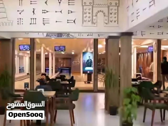 طابق أرضي مساحة 1000متر شارع السعدي على شارع العام موقع تجاري ممتاز