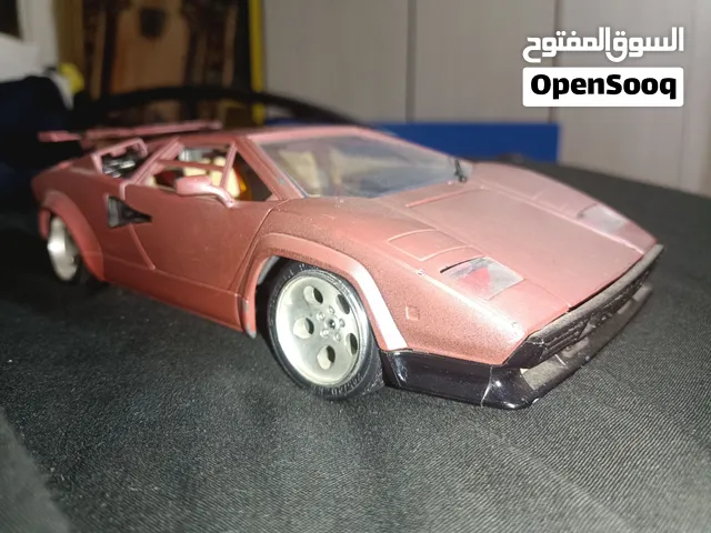 مجسم لمبرجيني كونتاش نادر و بحجم كبير و بحالة جيدة جدا