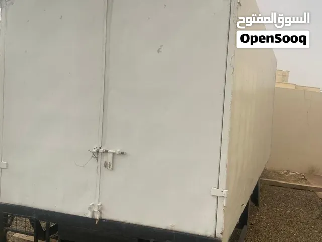 صندوق مقفل مستبيشي 3 الى 4 طن شاحنة