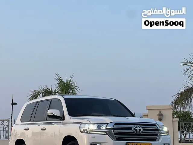 Land Cruiser GXR-v8 2018