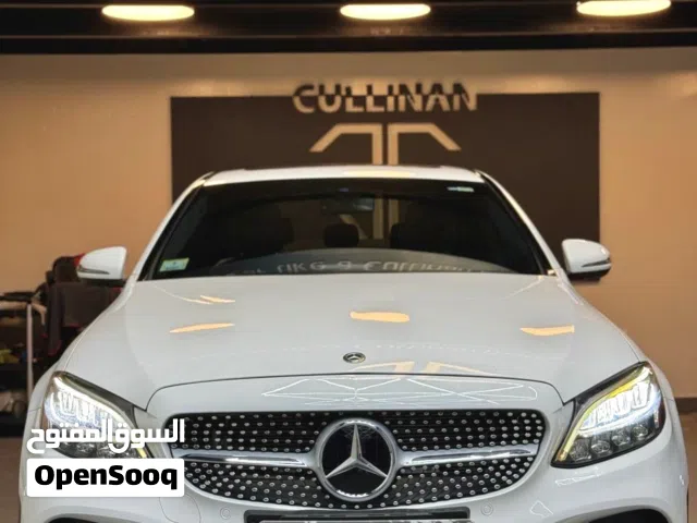 Mercedes-Benz C300 2019  وارد أمريكا  نظيفة جداً  Full Service  112K KM رقم واحد