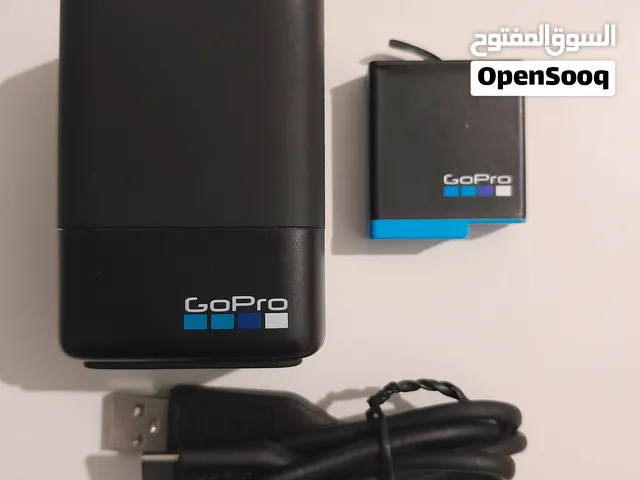 للبيع شاحن مزدوج (Gopro Dual Charger ) مع بطارية إضافية جديد غير مستعمل و الحل النهائي لمشكلة الشحن