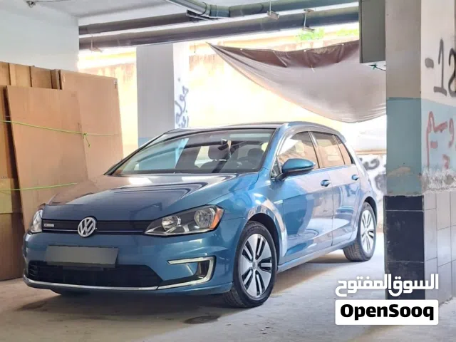 سيارة فولكسفاغن جولف E-Golf 2016 كهربائية مع مواصفات أمريكية مرخصة وذات حالة 7 جيدة  المالك غير مدخن