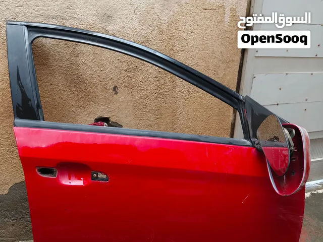 باب سياره شيري فلاوين صفحت السكن نضيف من بره ومن جوه يحتاج شغل سمكري العنوان ابي الخصيب يوجد توصيل