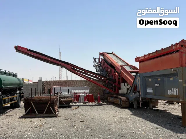Mobile Screen sandvik غربال رمل وحصى متحرك مجنزر انقليزي اربع طبقات كبير 4500 ساعة بحالةالوكالة