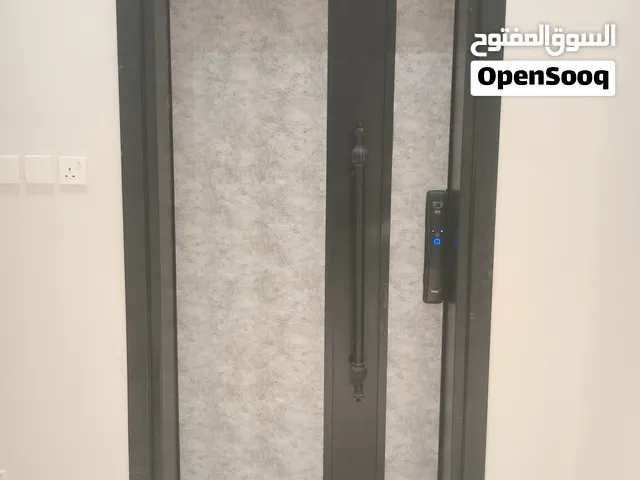 مصنع ابواب حديد وابواب كلادينج وتربزينات زجاج وحديد وستيل والمنيوم وخشب