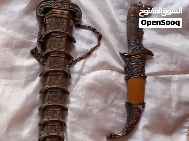 مقتنيات تراثيةوانتيك قديمة توضع في مكاتب او كافيهات او مجالس كبيرة