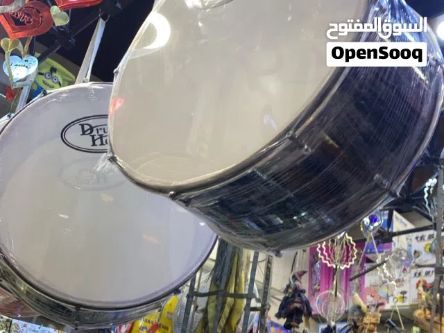 طبل براغي صناعة مصرية قياس 50 انش مع شنتة والعصي الوان ابيض اسود احمر  صوت قوي متوفر توصيل