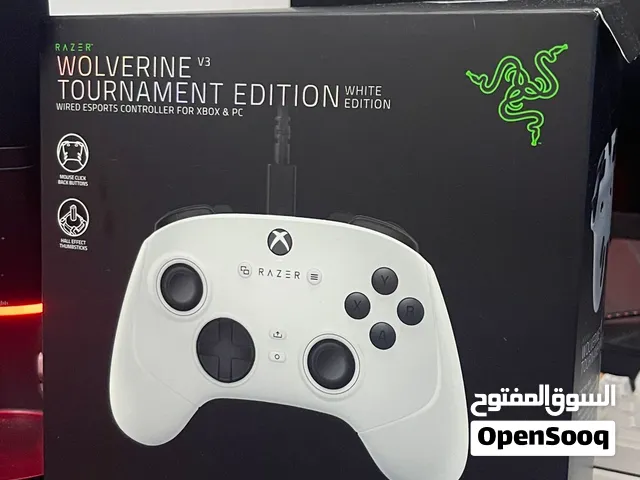 Xbox controller. Razer wolverine tournament edition. It has mouse clicks on it and magnetic on it.