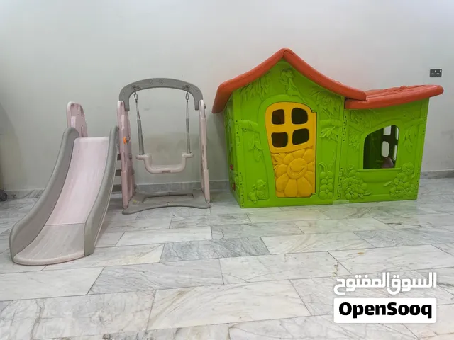 منزل اطفال مع زحليقة و ارجوحة