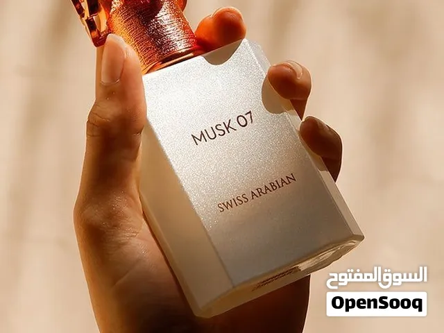 عطر مستعمل 3 رشات فقط للبيع جديد تماماً اليوم تم استلامه ،، سبب البيع لايناسب ذوقي