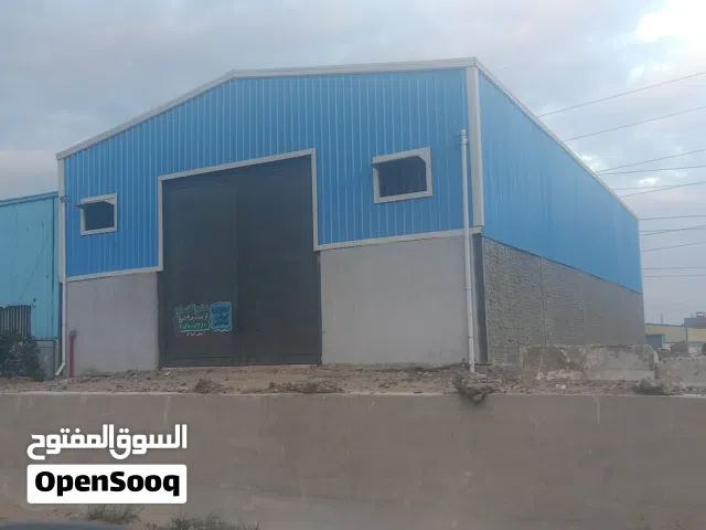 هنجر 700 متر تانى نمره من الطريق الدائرى خلف كار فيكس على شارع 16 متر ويوجد على المباشر