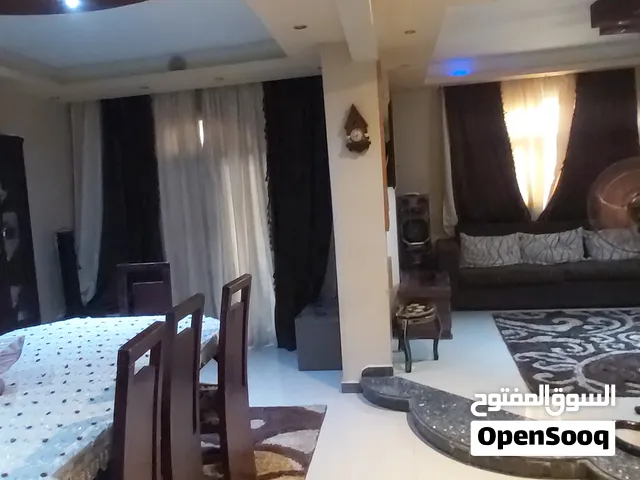شقة 135متر للبيع امام مترو عين شمس
