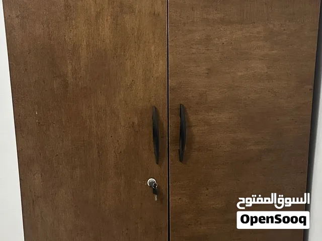 خزانه بحجم متوسط مستعمله بحاله جيده جدا