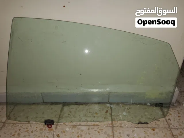 زجاج خلفي يسار لبريوس الجيل الثالث 2010-2015