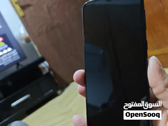 نقال عاطل يحتاج تصليح