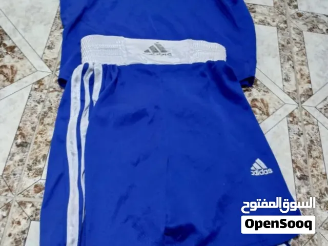زي ملاكمة ازرك adidasالسعر 8قفل واللّٰه اشتريته ب25الف