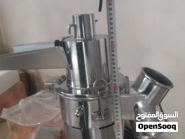 مطحنة ( ماكنة) طحن البهارات والحبوب