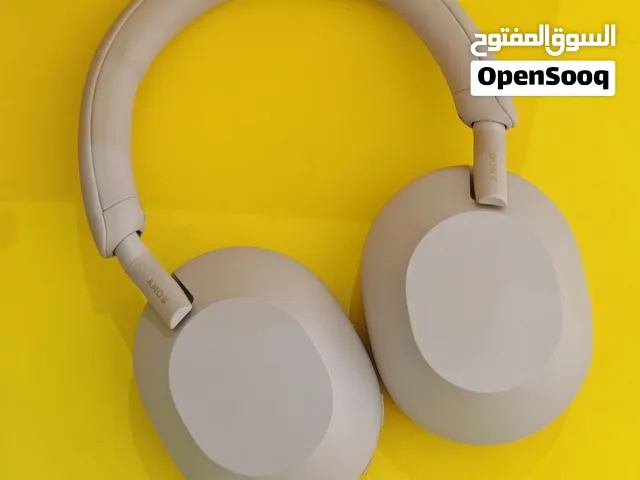 سماعة سوني WH-1000XM5 عازلة للضوضاء لون فضي بلاتينيوم مستعمل كالجديدة