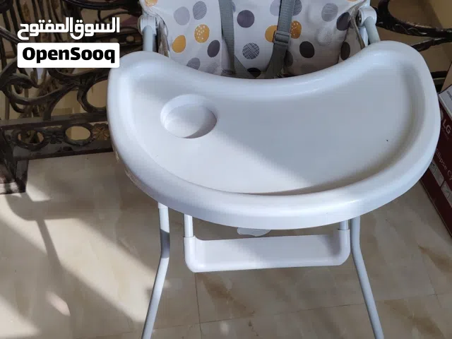 كرسي طعام للاطفال من مذر كير  بحالة جيدة جدا