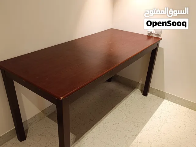 طاولة كبيرة