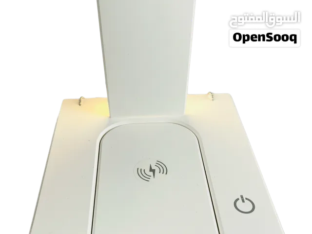 اضاءه مكتبيه وشاحنه سلكيه ولاسلكيه