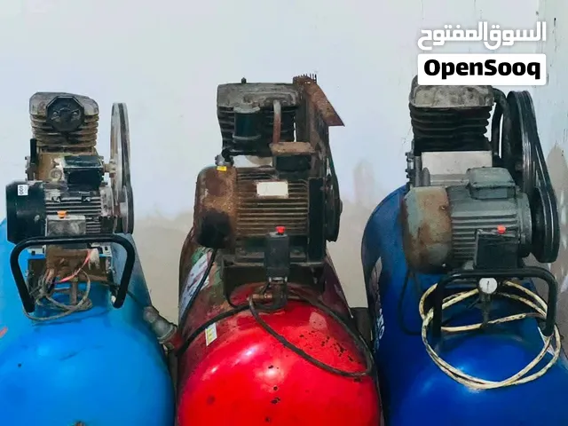 كمبسوريات وبومبات
