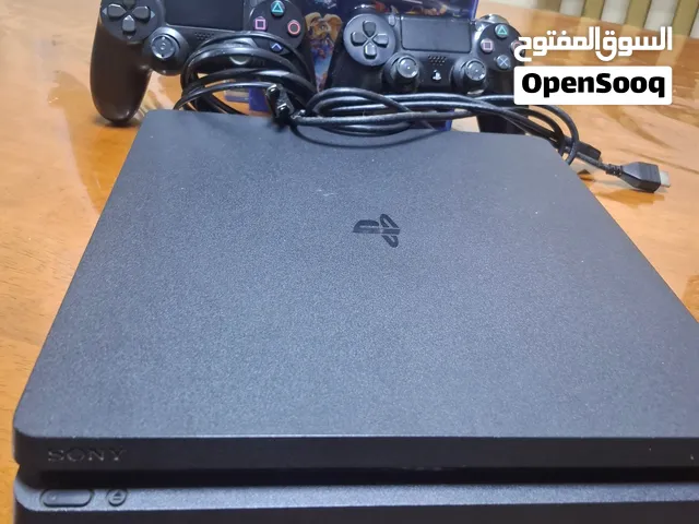 بلاي ستيشن 4 بحاله الوكاله مع 5 العاب جديده جديده مع اثنين ايادي